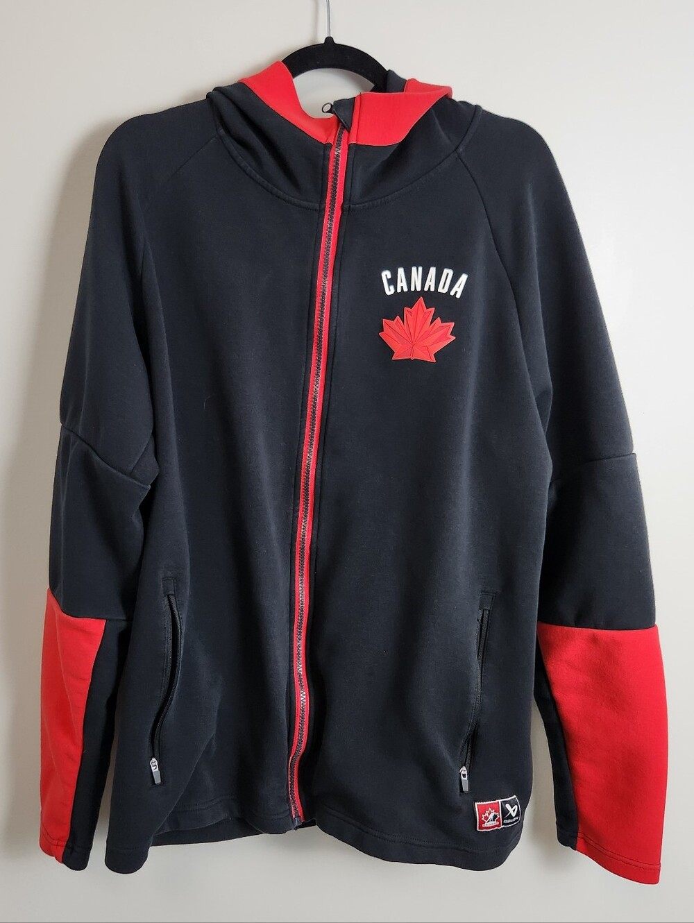 Bauer Men's Sx XL Full Zip Hoodie Sweatshirt Black Red Hockey Canada Comfortable